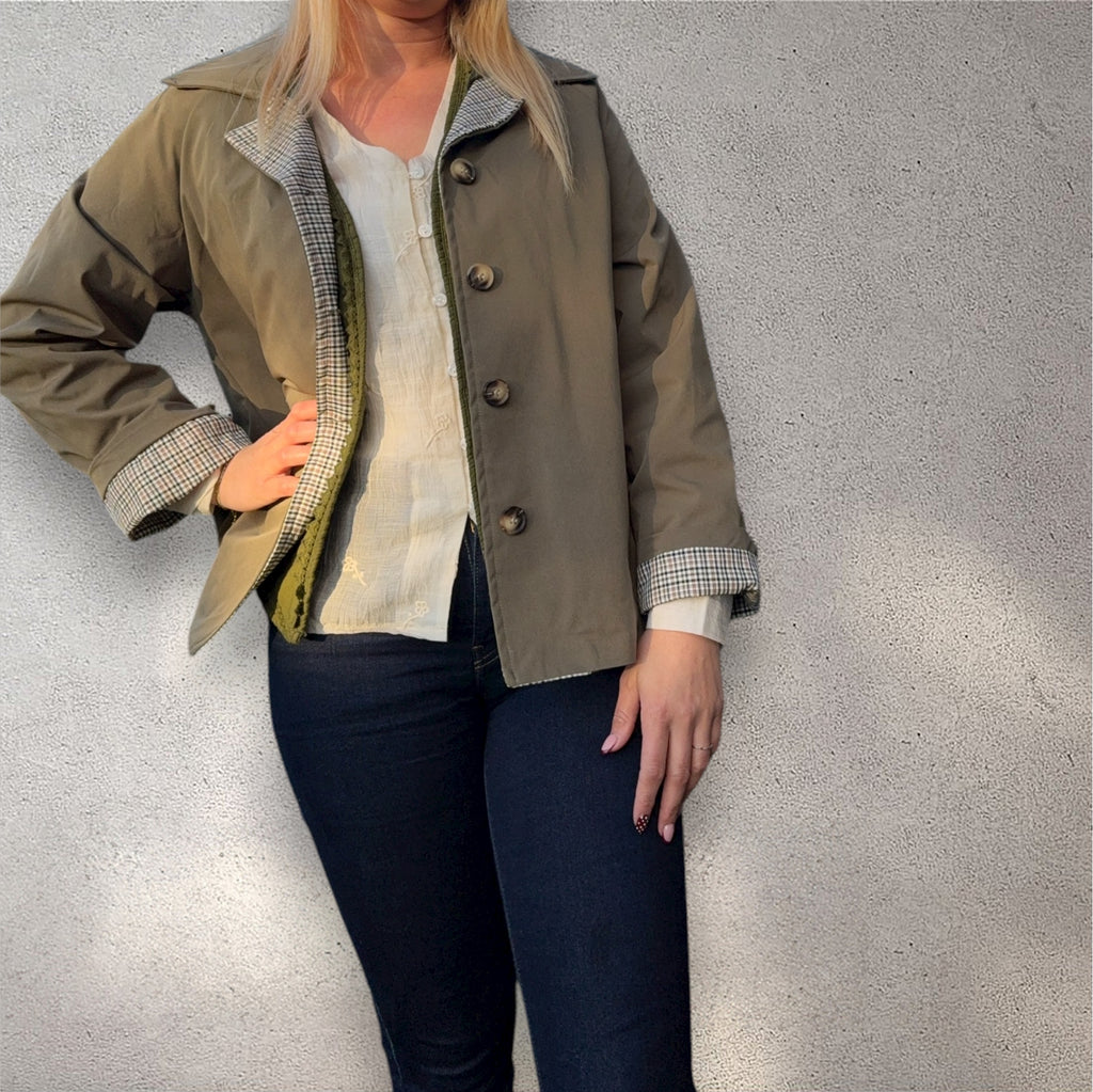 Trench court kaki