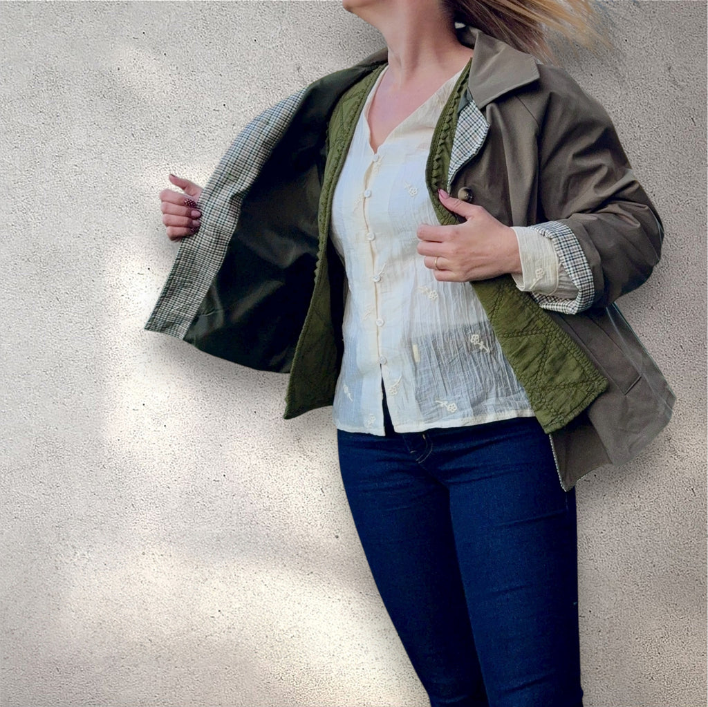 Trench court kaki