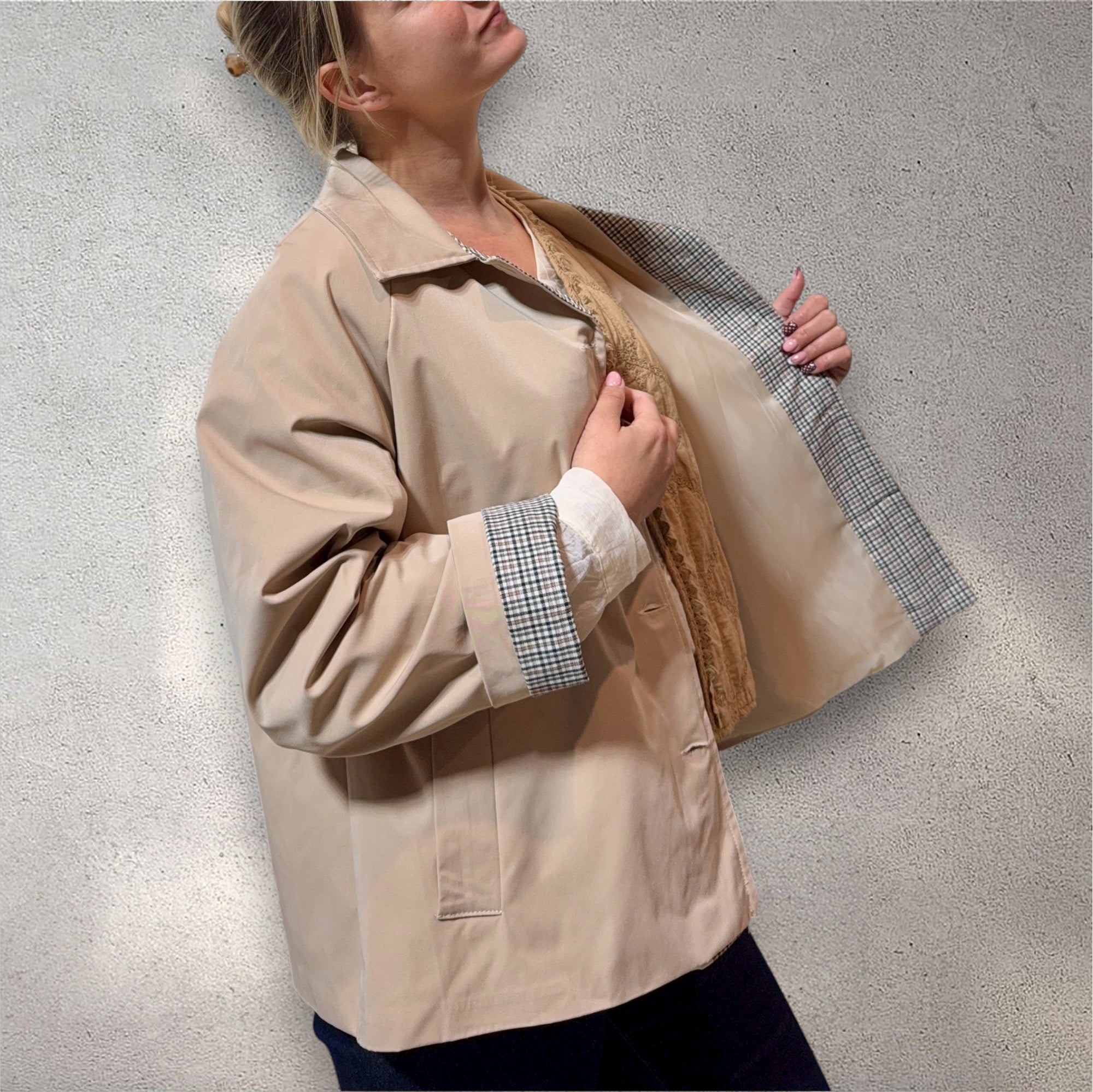 Trench court beige