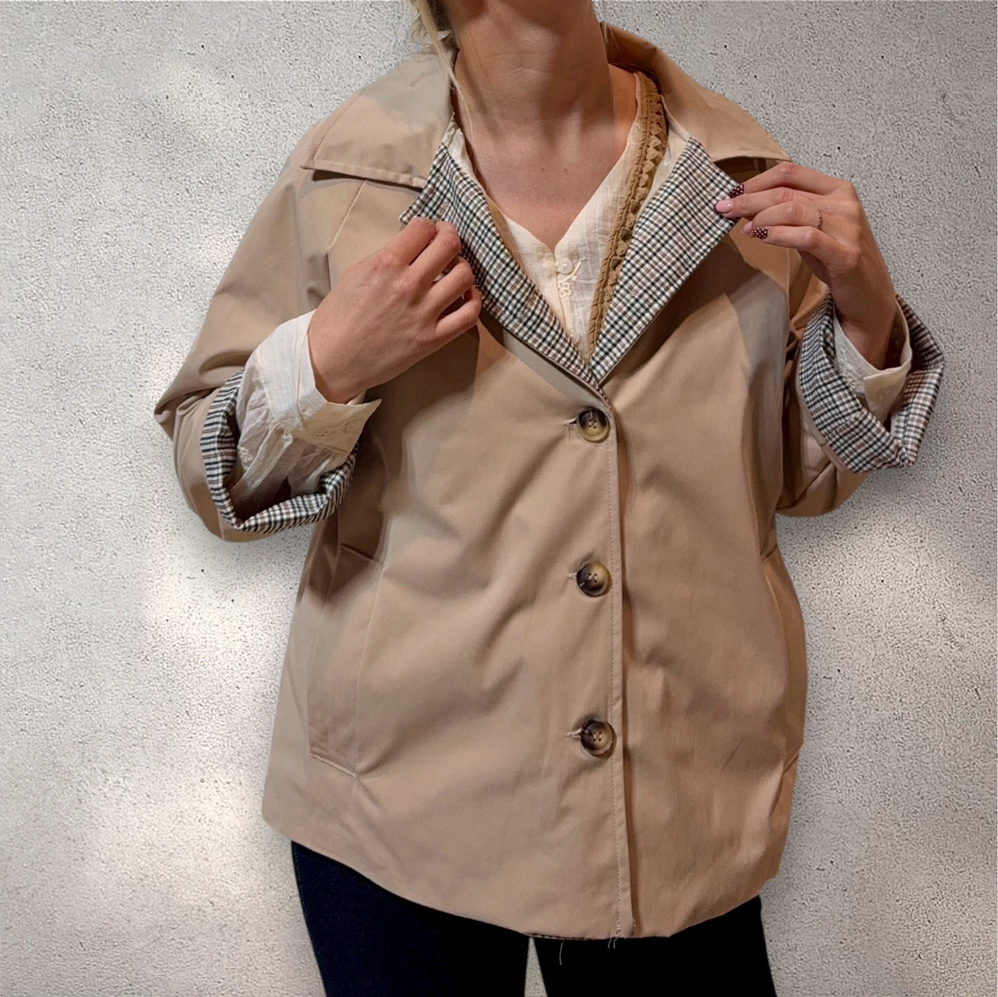 Trench court beige