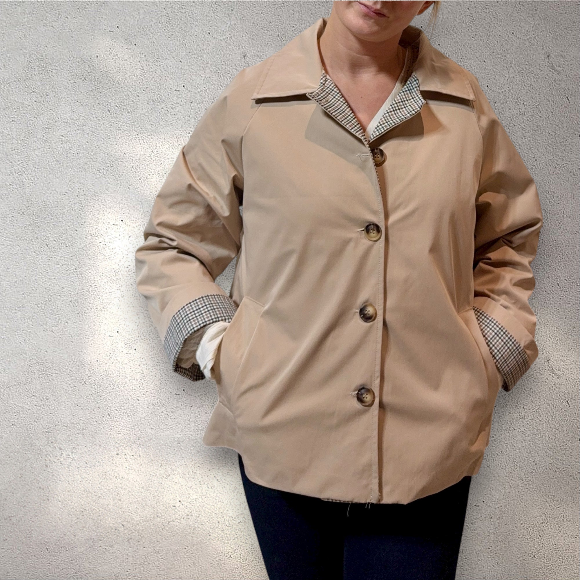 Trench court beige