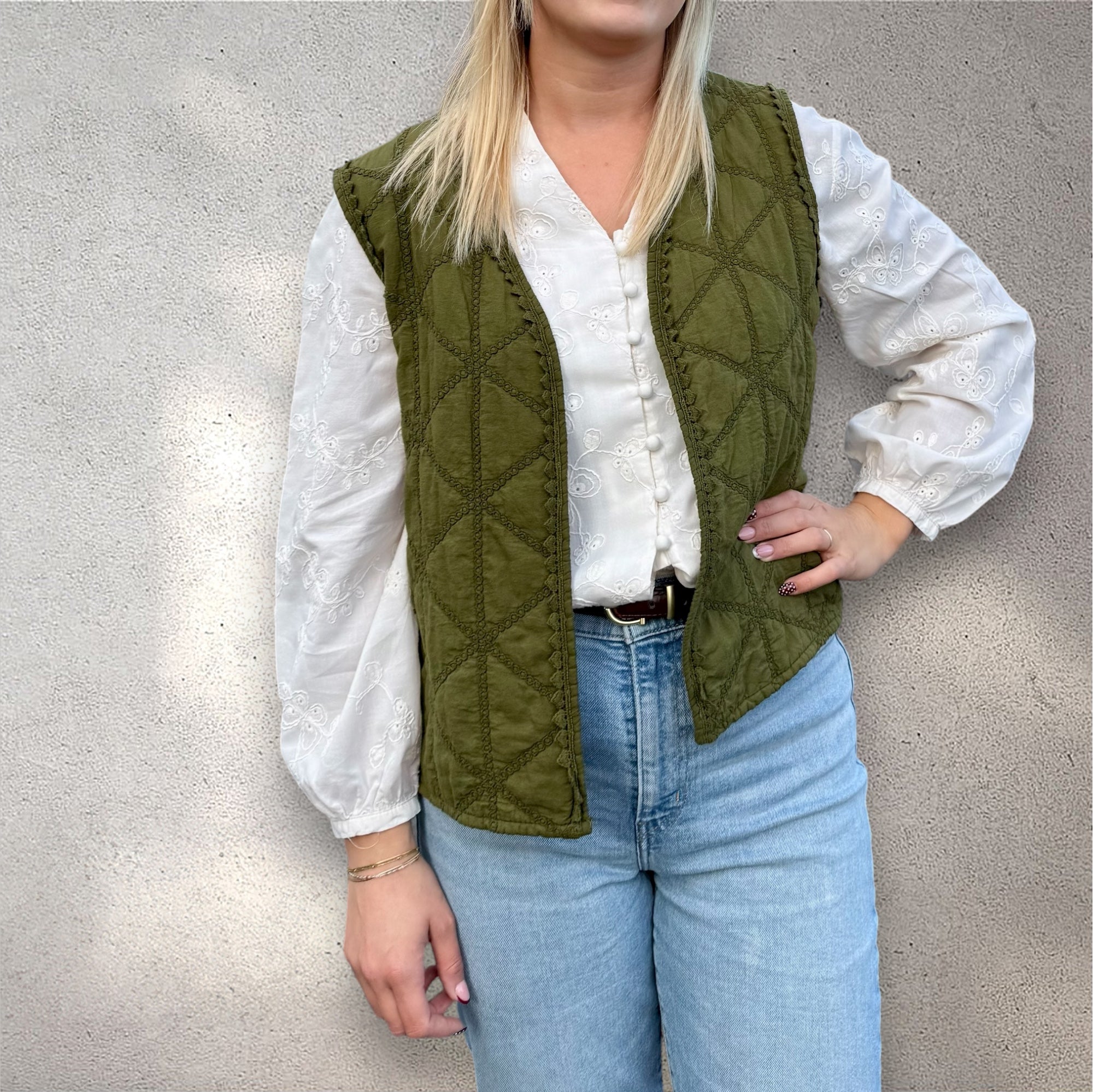 Blouse bohème blanche à broderies