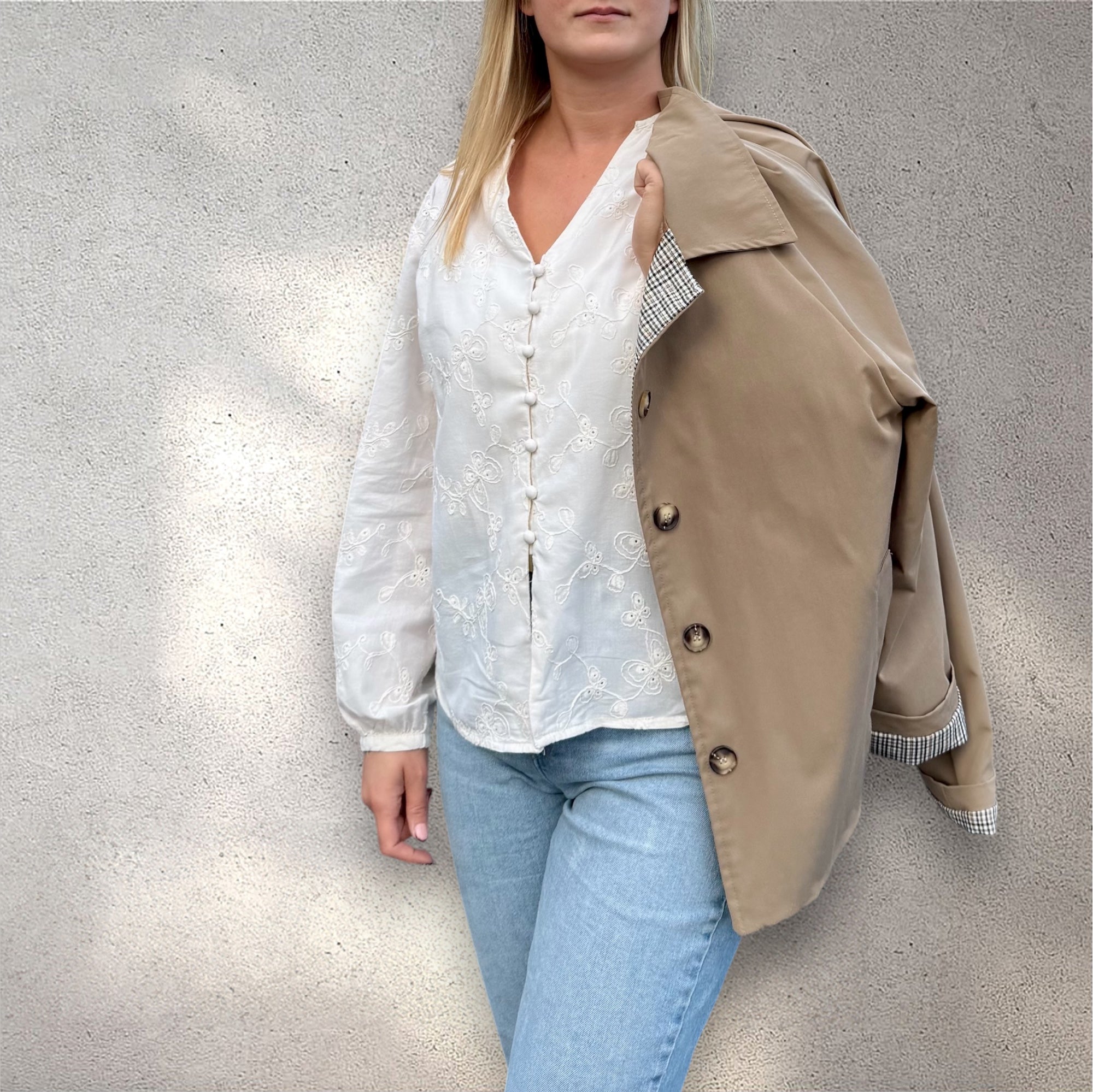 Blouse bohème beige à broderies