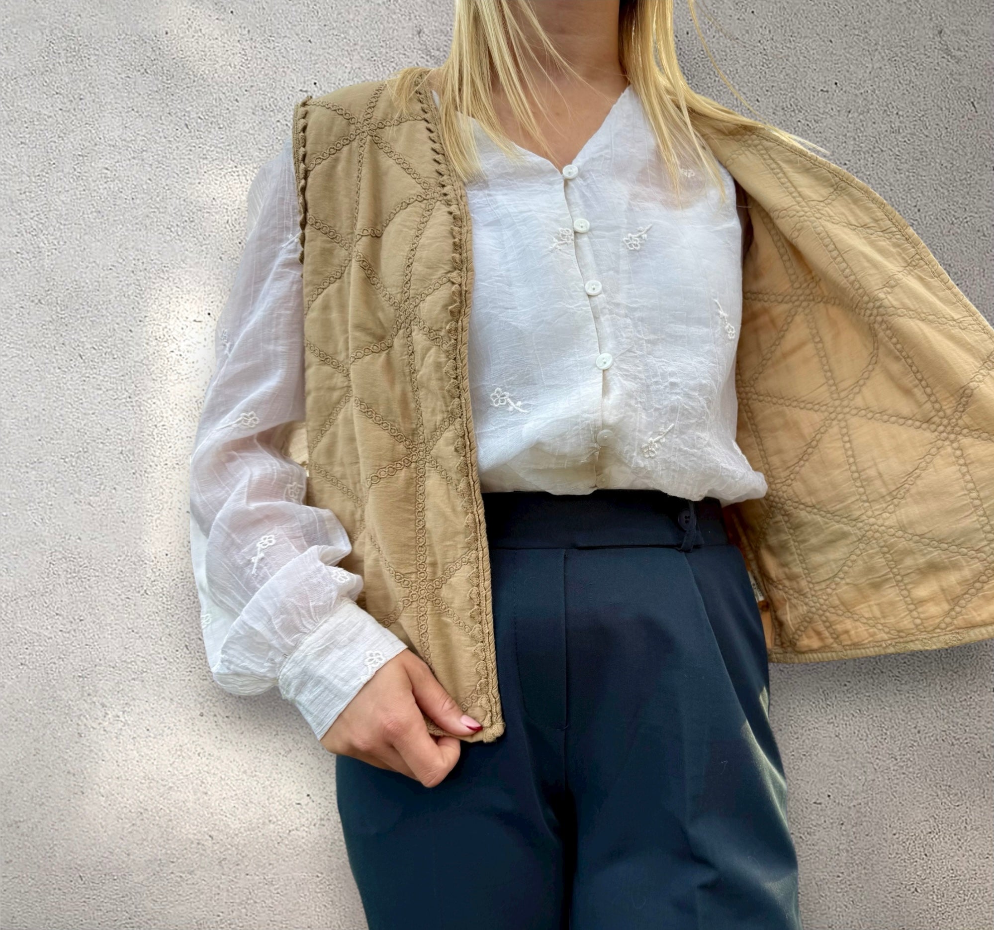Pantalon marine droit élégant