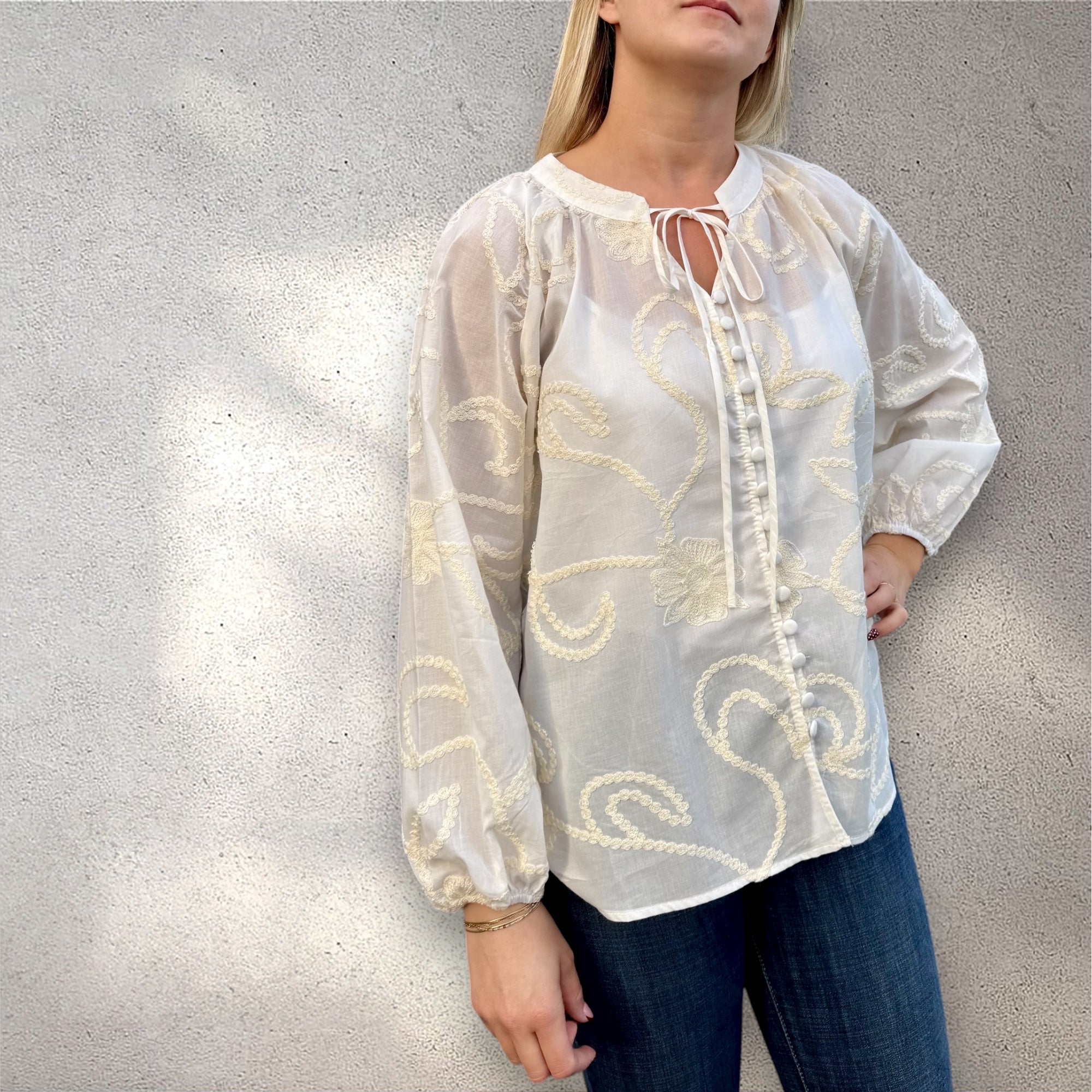 Blouse brodée bohème blanche