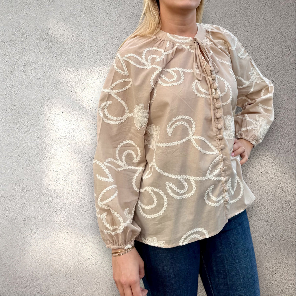 Blouse brodée bohème beige